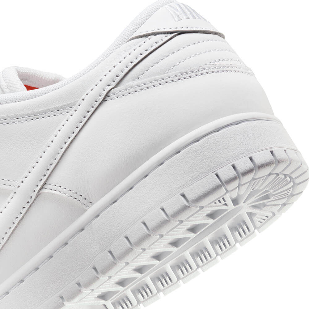 NIKE SB シューズ DUNK LOW PRO ISO WHITE/WHITE/WHITE FJ1674-100 09