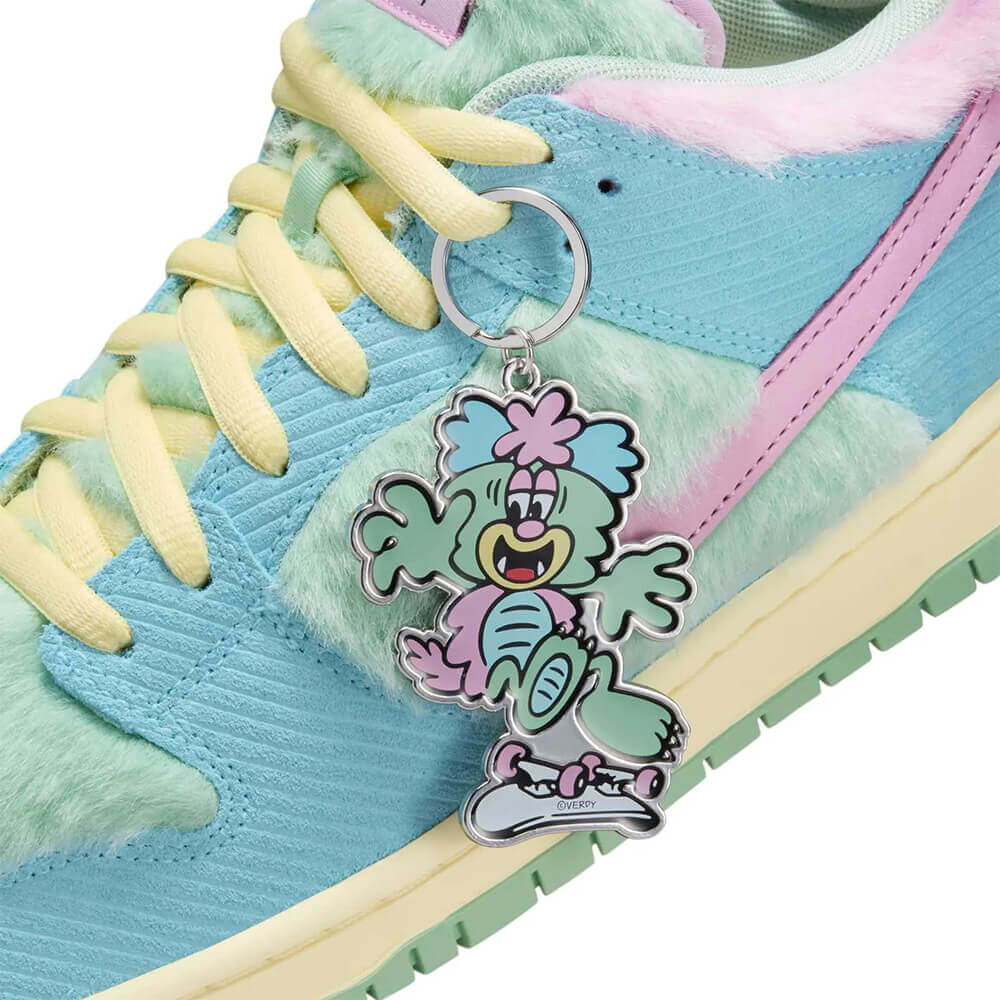 NIKE SB シューズ DUNK LOW PRO QS x "VERDY" FN6040-400 10