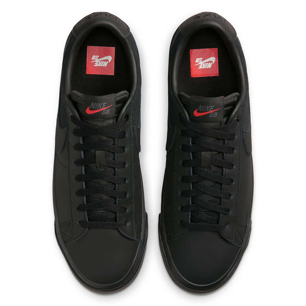 NIKE SB / ZOOM BLAZER LOW PRO GT ISO "TRIPLE BLACK" DR9099-001 01