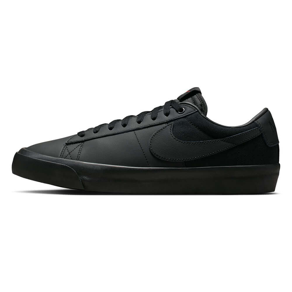 NIKE SB / ZOOM BLAZER LOW PRO GT ISO "TRIPLE BLACK" DR9099-001 04