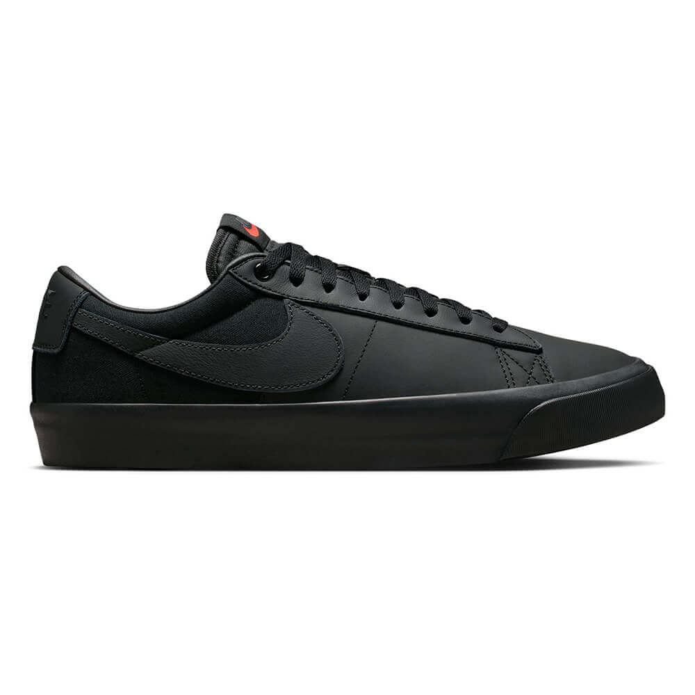 NIKE SB / ZOOM BLAZER LOW PRO GT ISO "TRIPLE BLACK" DR9099-001 06