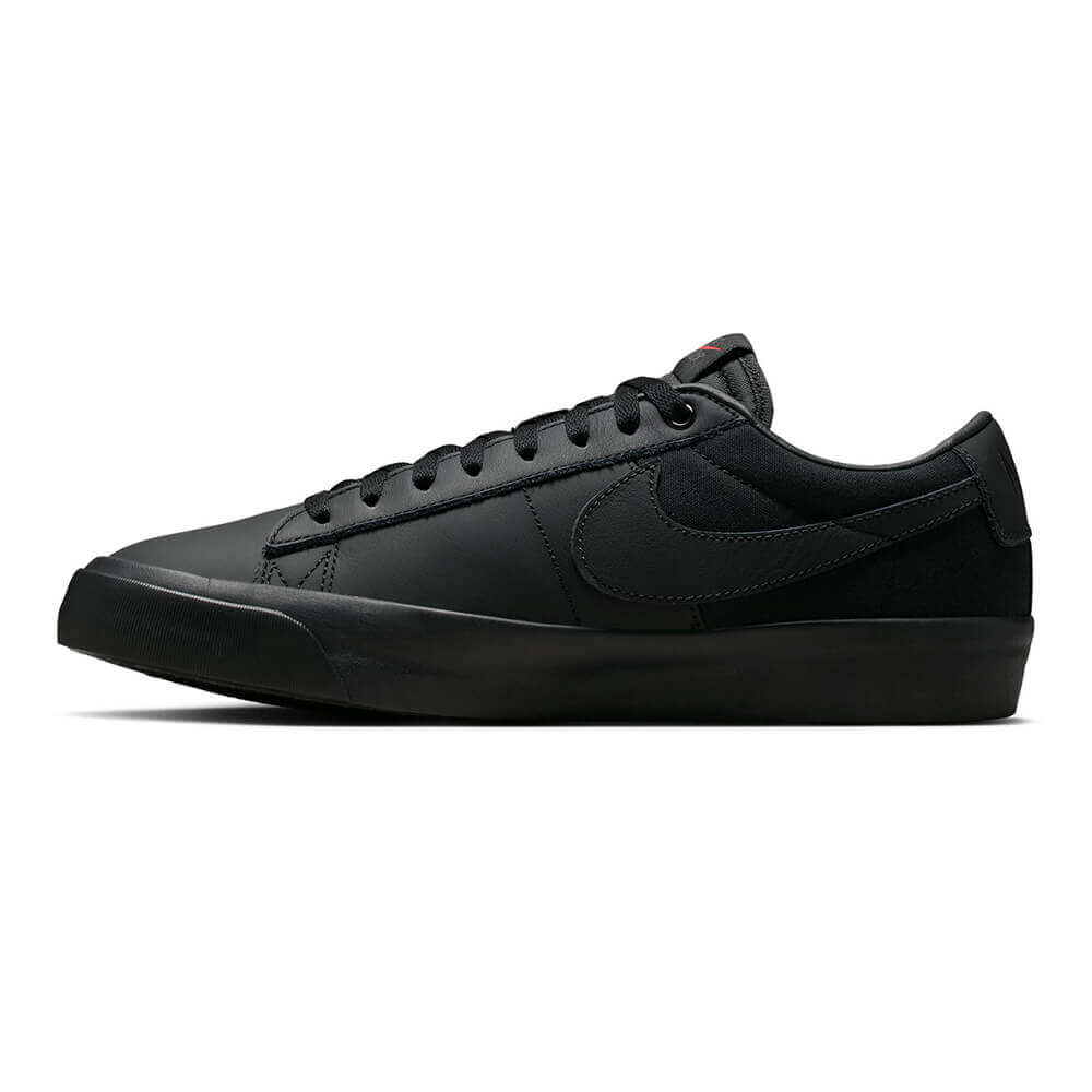 NIKE SB / ZOOM BLAZER LOW PRO GT ISO "TRIPLE BLACK" DR9099-001 07