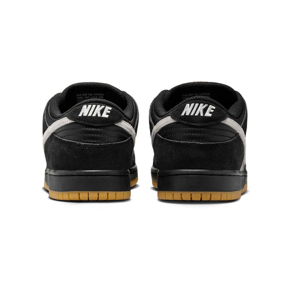 NIKE SB シューズ DUNK LOW PRO "BLACK / WHITE / GUM" HF3704-003 02