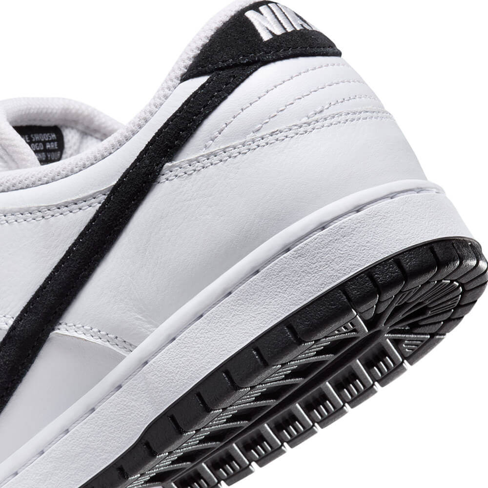 NIKE SB シューズ DUNK LOW PRO "WHITE / BLACK / WHITE" HF3704-100 09