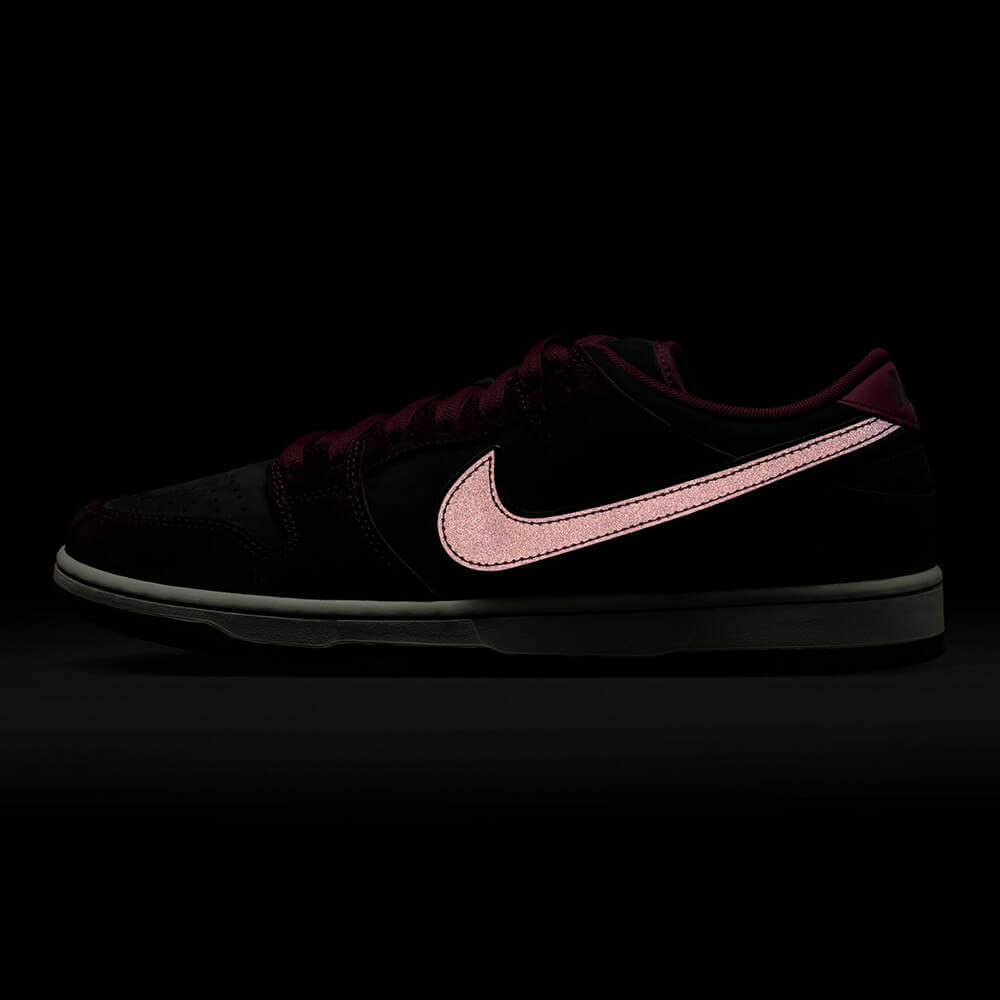 NIKE SB / DUNK LOW PRO QS x "RIOT SKATESHOP" 10