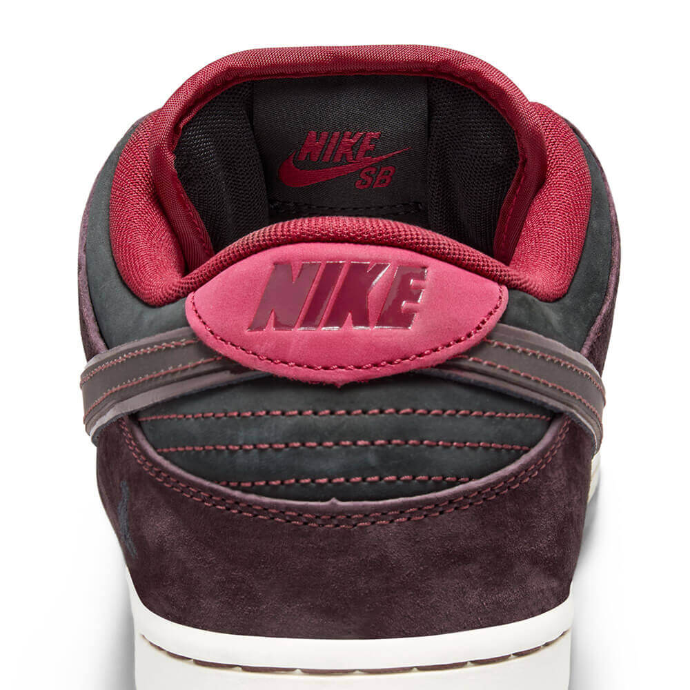 NIKE SB / DUNK LOW PRO QS x "RIOT SKATESHOP" 11