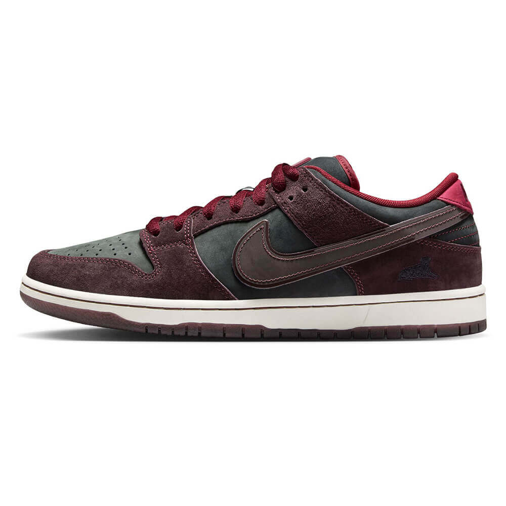 NIKE SB / DUNK LOW PRO QS x "RIOT SKATESHOP" 04