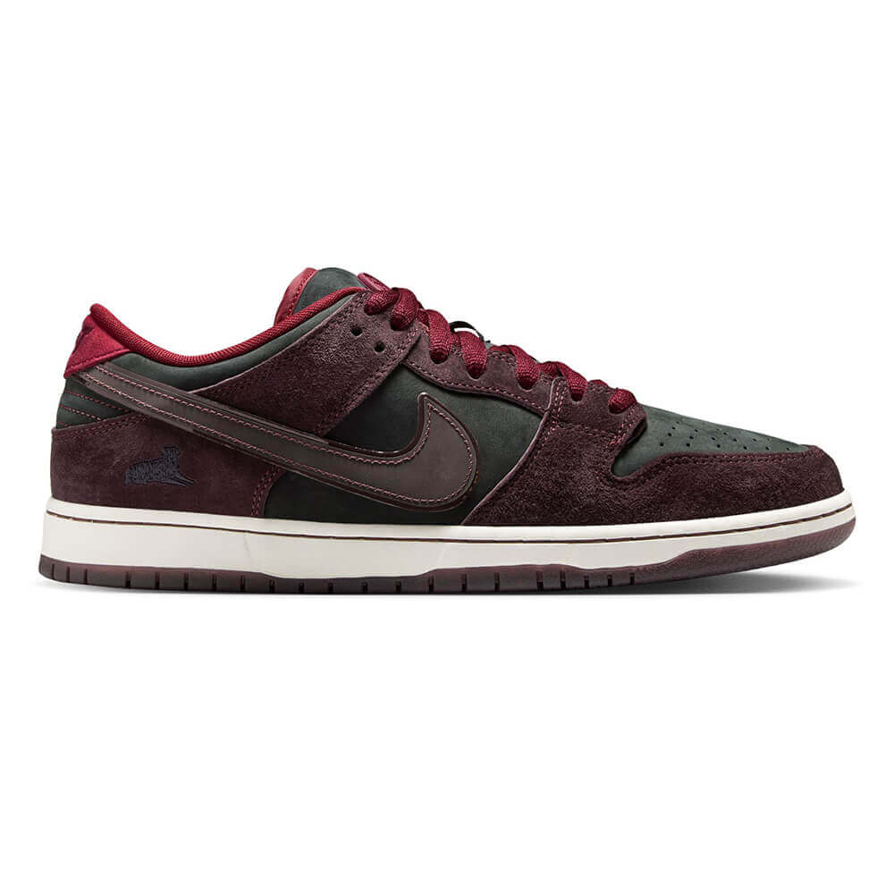 NIKE SB / DUNK LOW PRO QS x "RIOT SKATESHOP" 06