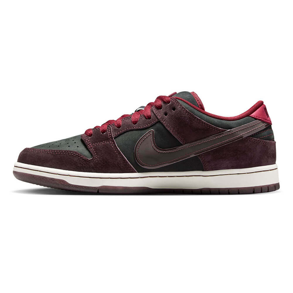 NIKE SB / DUNK LOW PRO QS x "RIOT SKATESHOP" 07